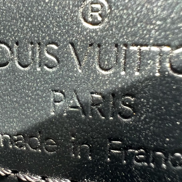 ECU black Authentic Louis Vuitton Saint Tropez EPI SMOKE FREE NO ODORS - Picture 7 of 8